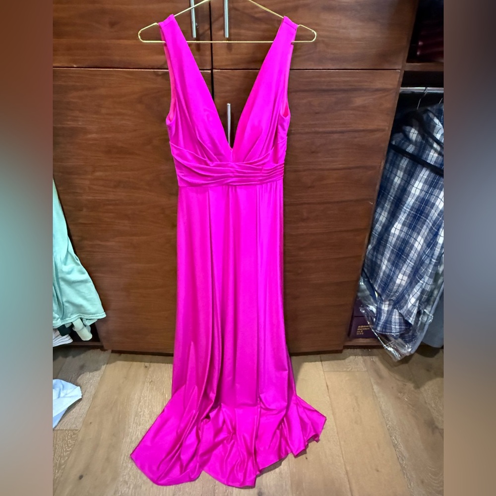 Mac Duggal V-Neck Fuchsia Evening Gown with High Slit size 2 NWT - Picture 5 of 10